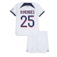 Stroje piłkarskie Paris Saint-Germain Nuno Mendes #25 Koszulka Wyjazdowej dla dzieci 2023-24 Krótki Rękaw (+ szorty)